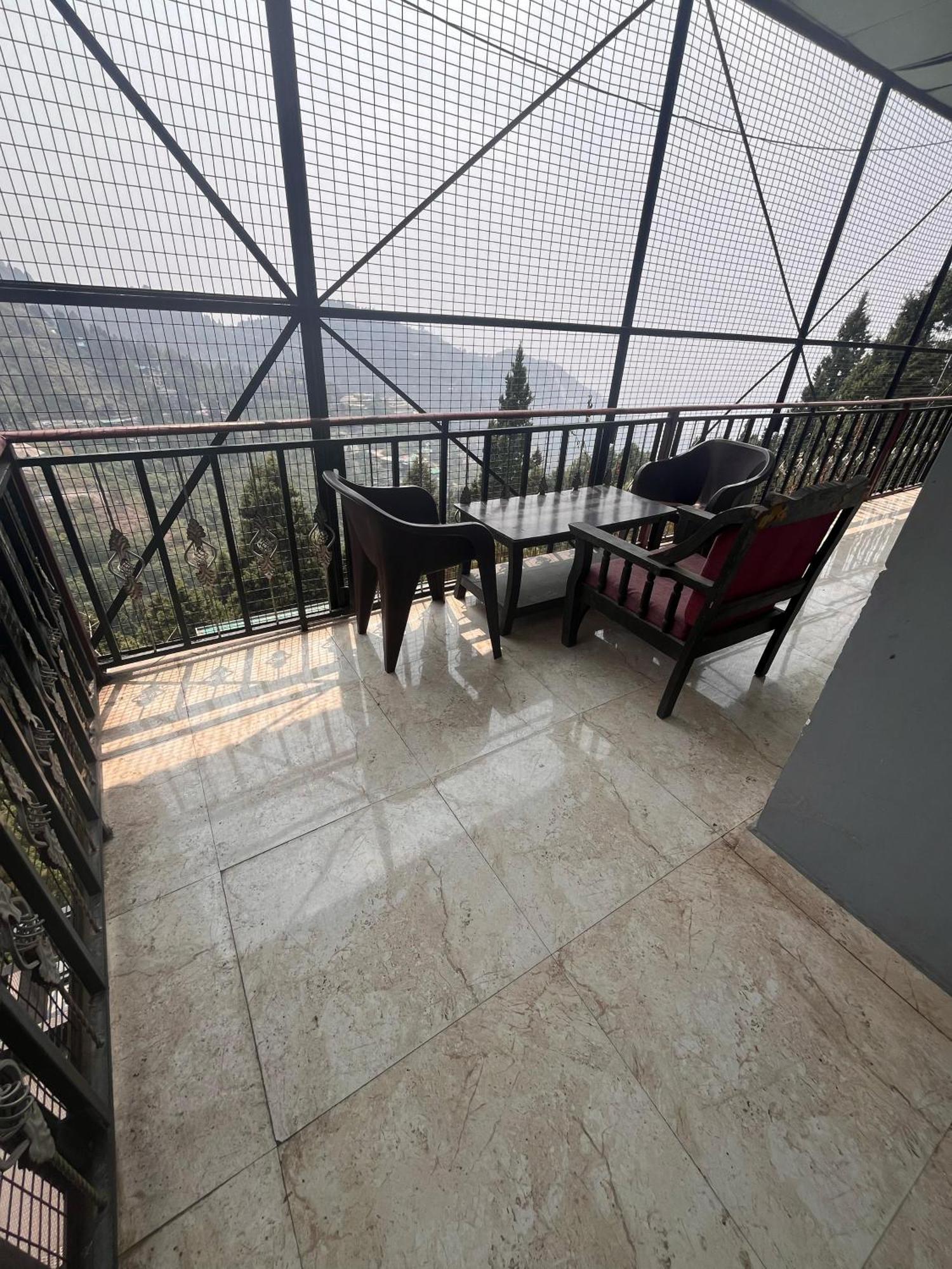 Royal Hill Inn Mussoorie Bagian luar foto